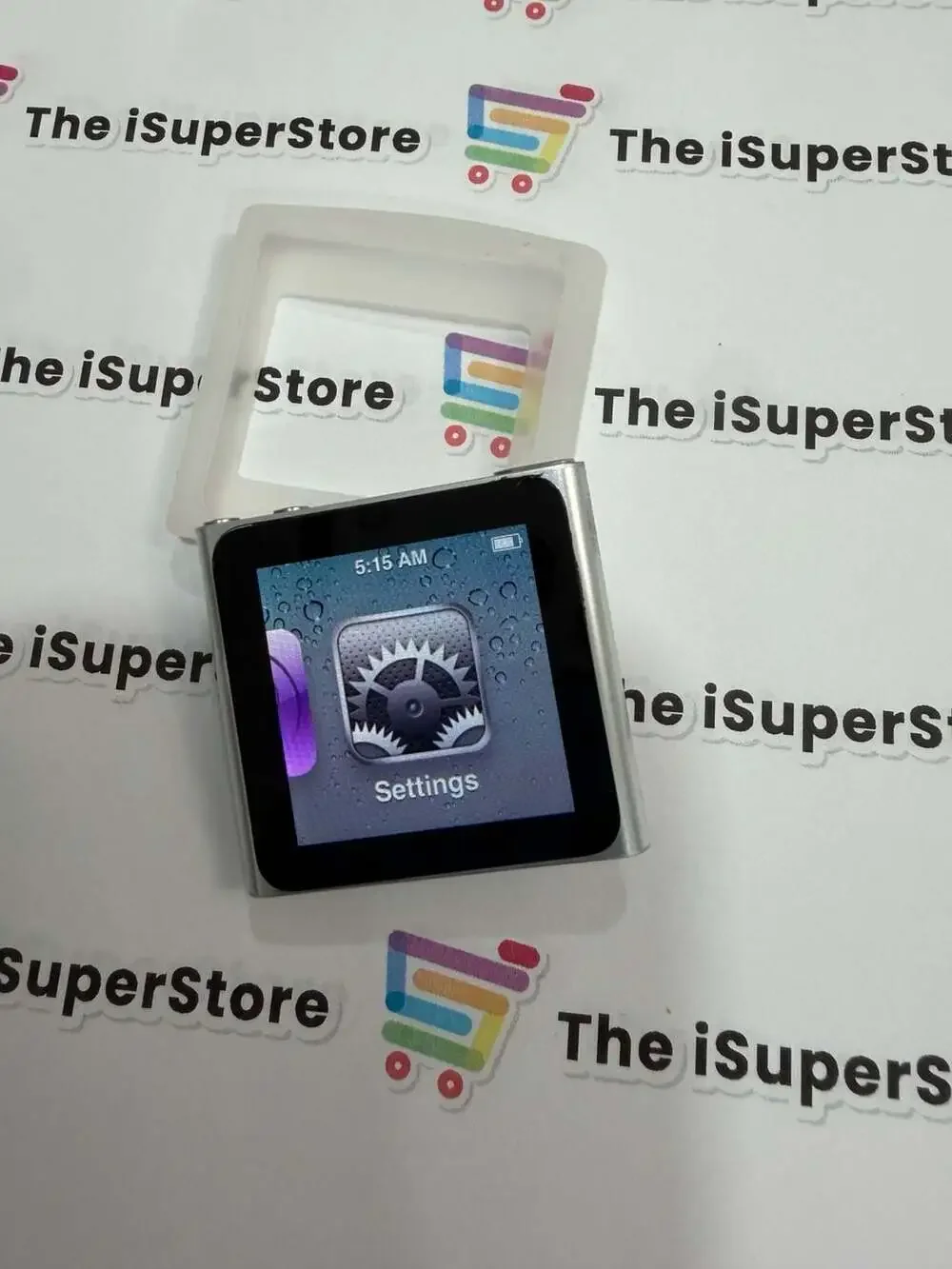 Apple iPod nano 6th Generation 16GB Silver Digital Media Player with Accessories